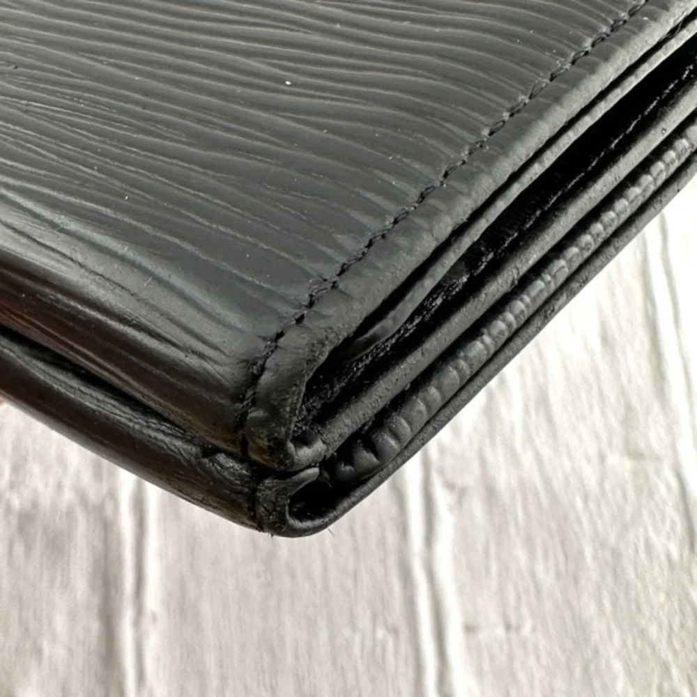 AUTHENTIC Louis Vuitton Marco Wallet. Previously owned. Black.